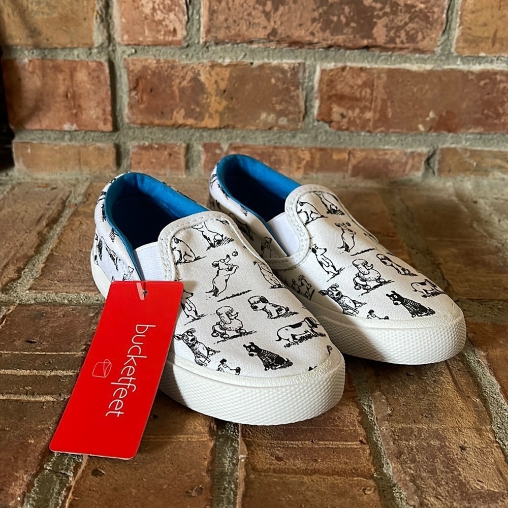 NWT Bucketfeet Shoodles Slip On White Sneakers